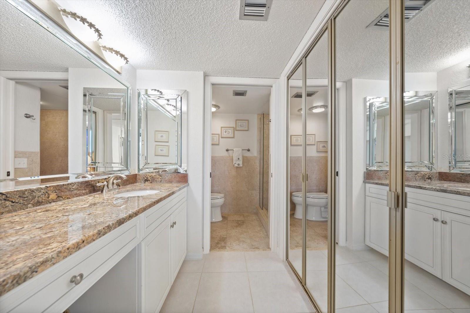 Listing photo id 22 for 690 Island Way 909