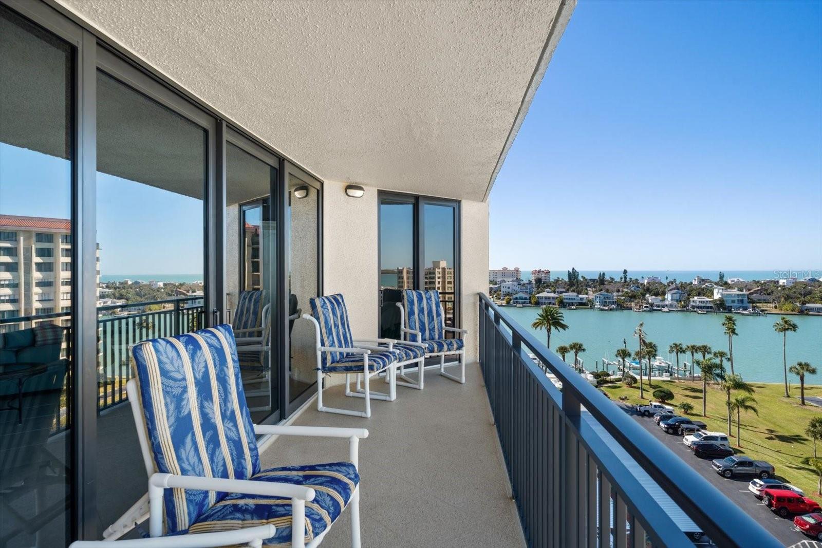 Listing photo id 28 for 690 Island Way 909