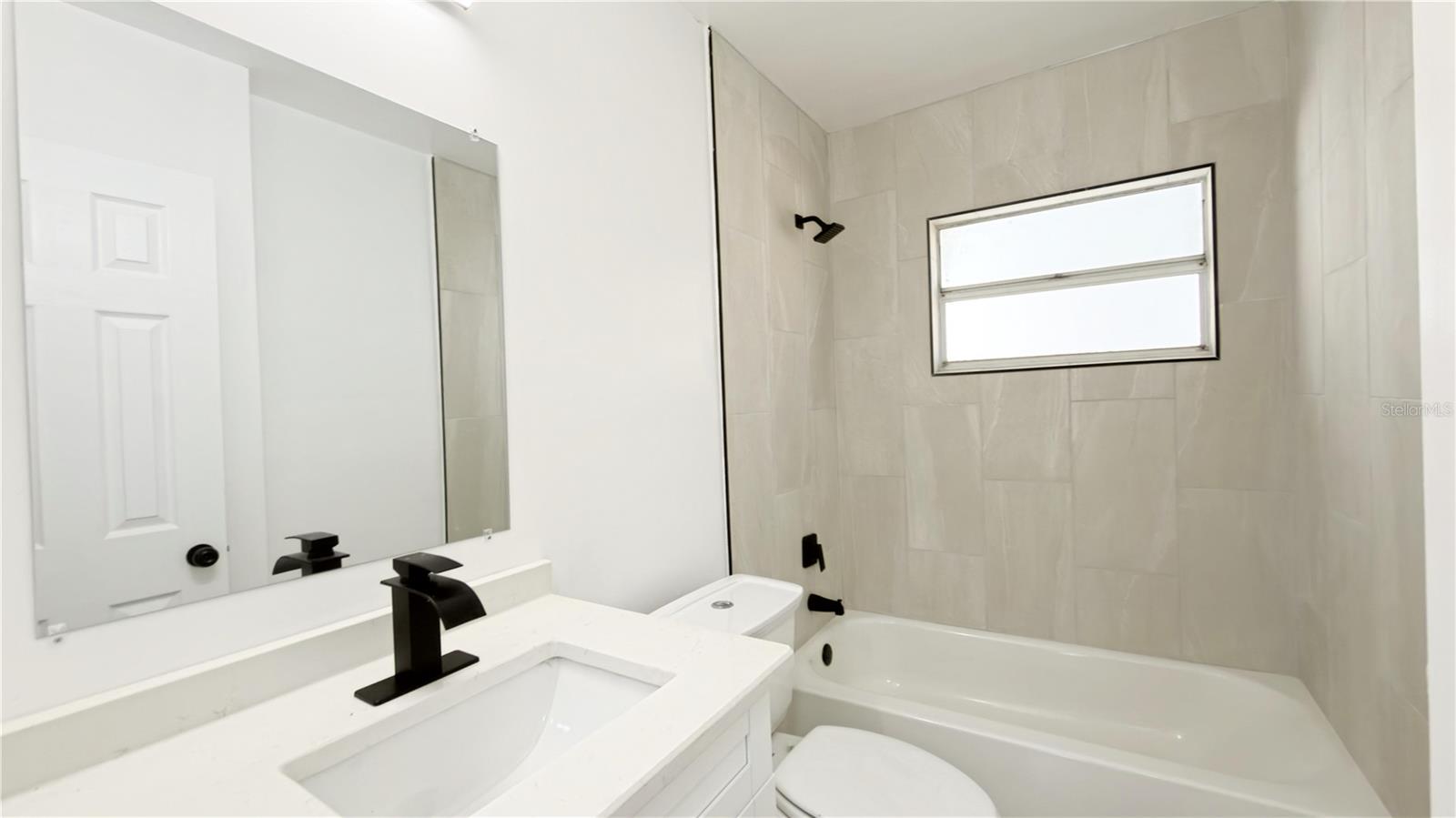 Listing photo id 8 for 3914 Chelsea Street