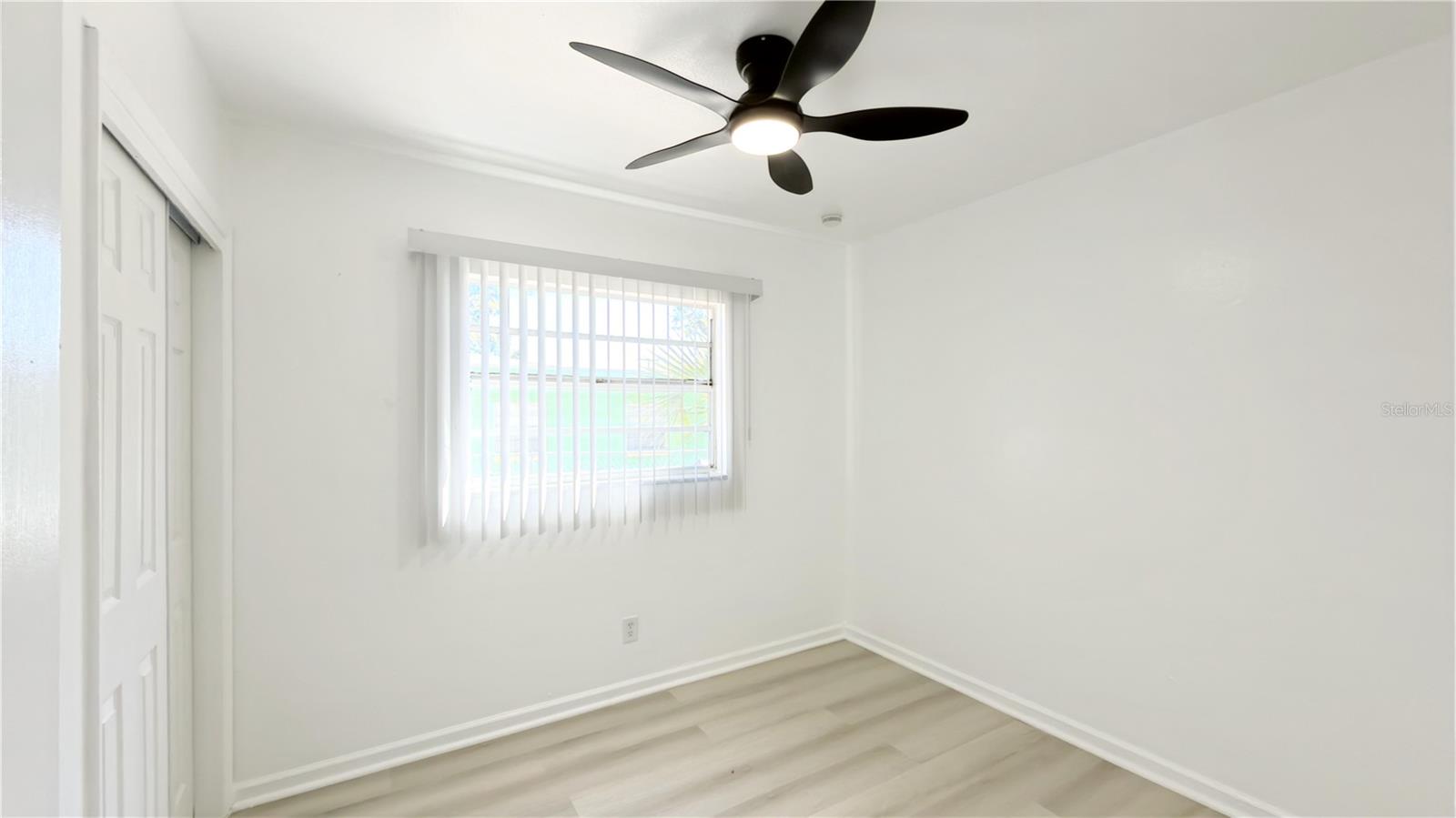 Listing photo id 10 for 3914 Chelsea Street