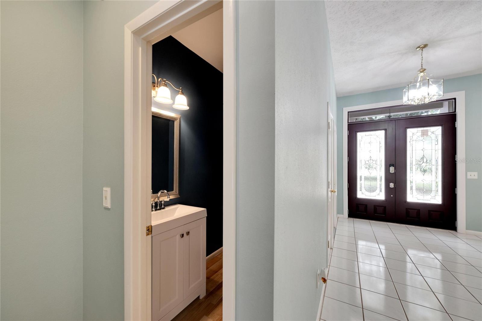 Image 21 of 67 For 18006 Clear Lake Dr