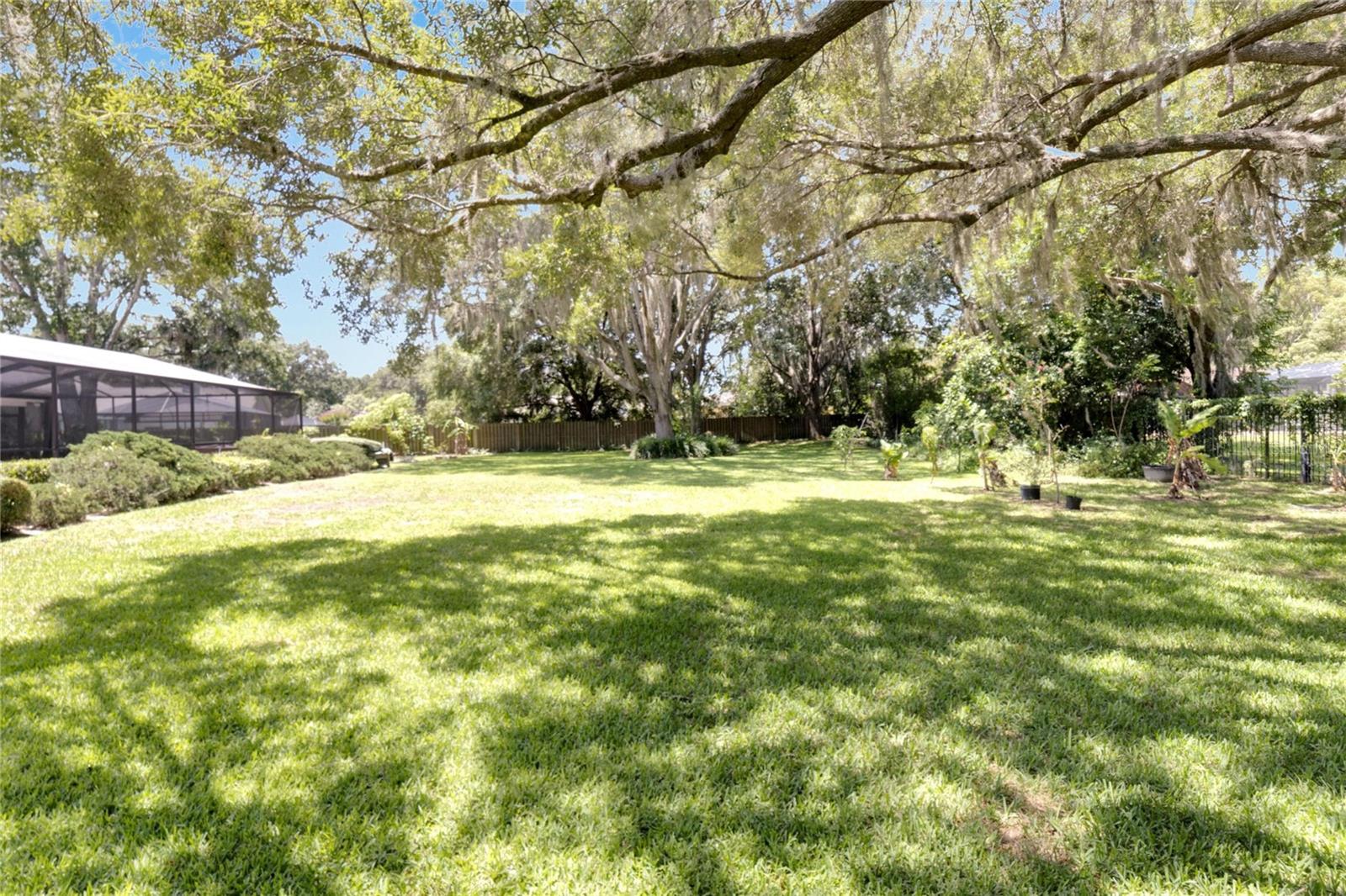 Image 6 of 67 For 18006 Clear Lake Dr