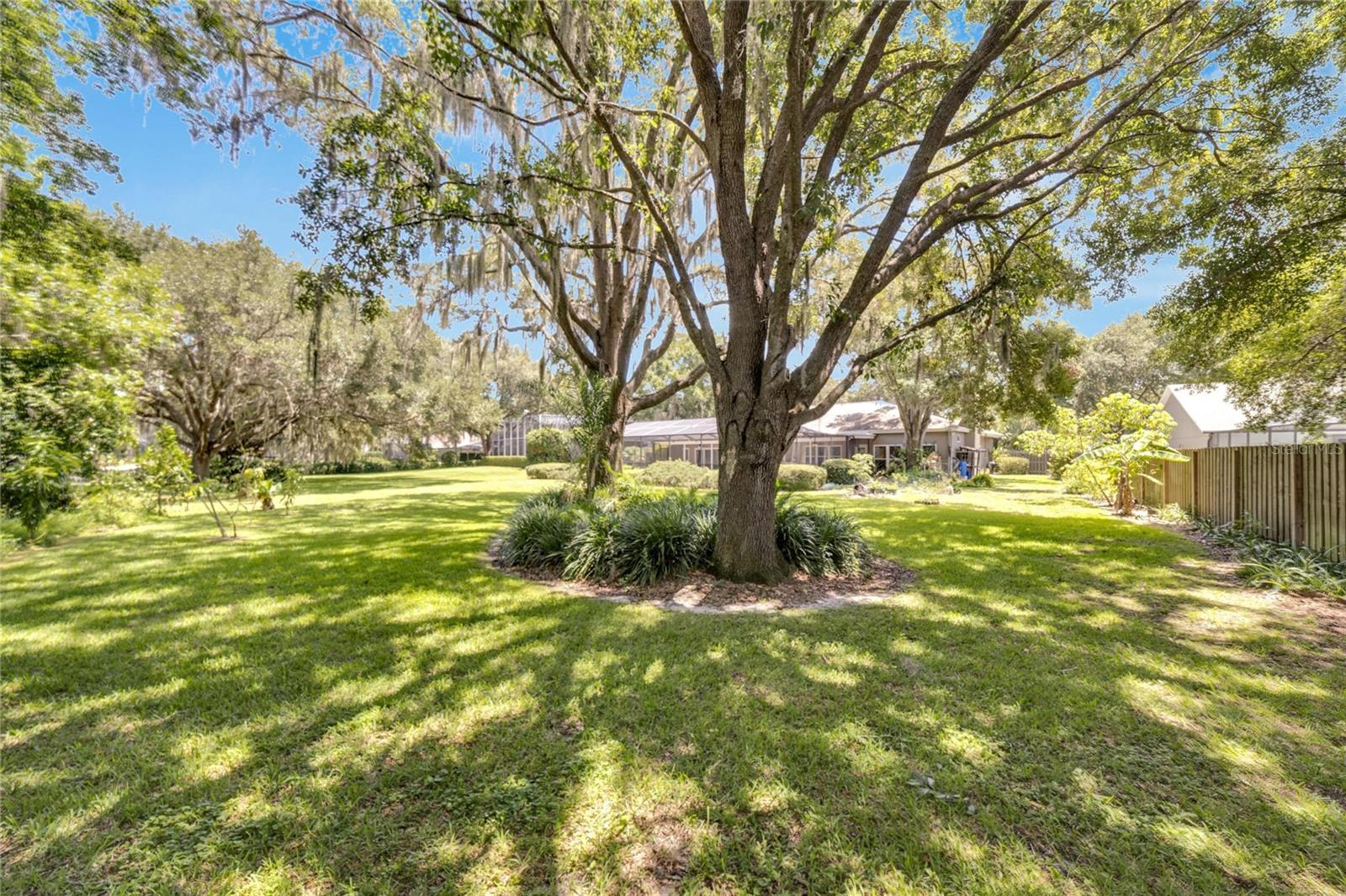 Image 7 of 67 For 18006 Clear Lake Dr