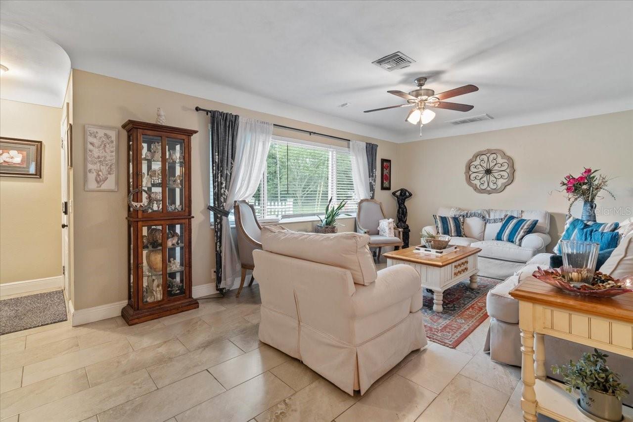 Image 11 of 52 For 1560 Bel Keene Drive