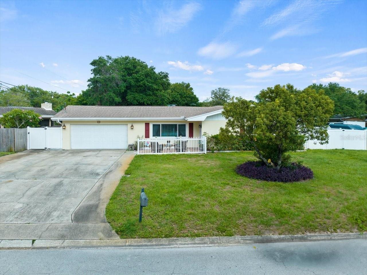 Image 5 of 52 For 1560 Bel Keene Drive