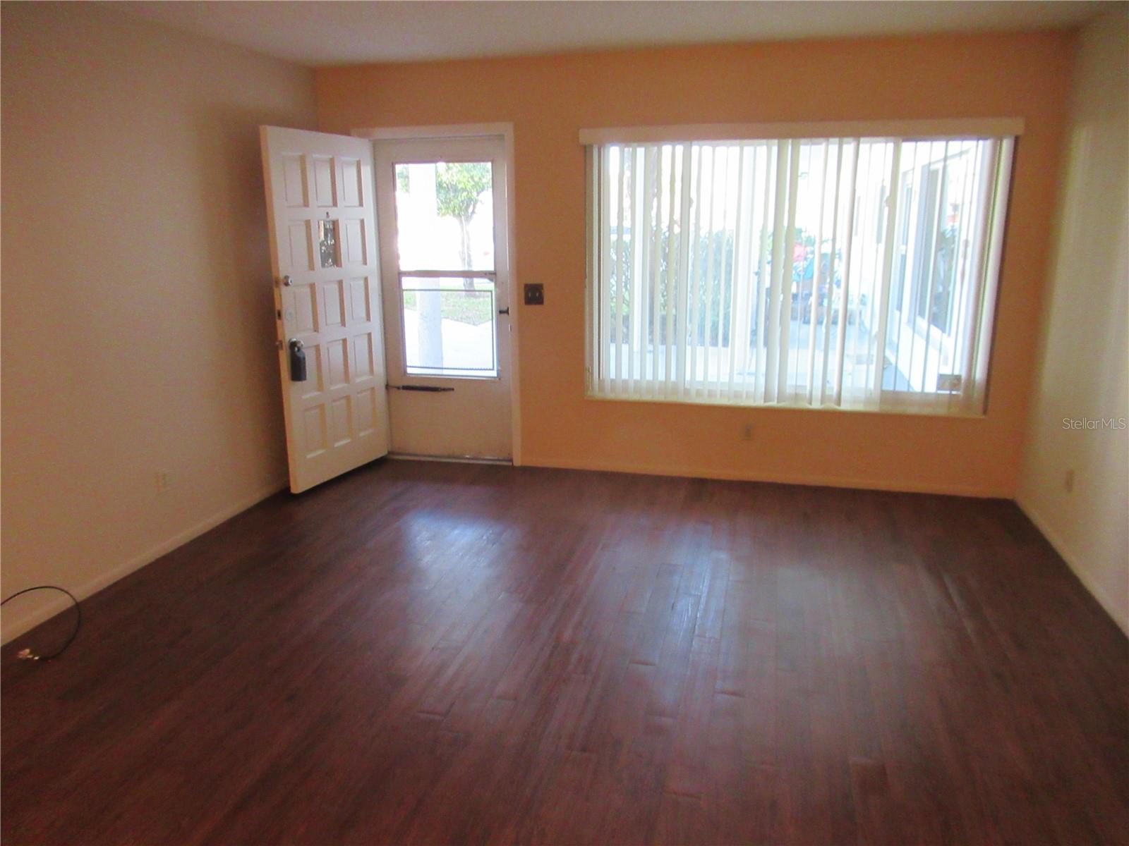 Image 19 of 23 For 2429 Ecuadorian Way 15