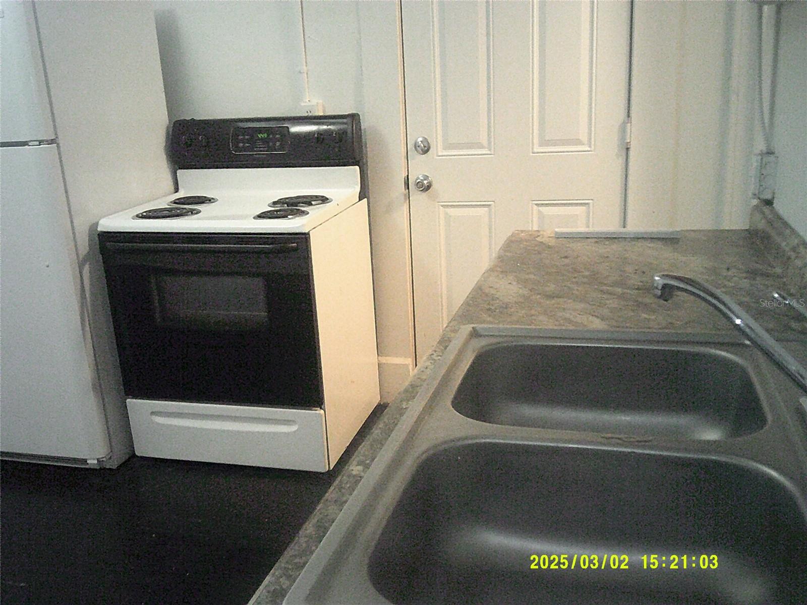 Image 4 of 14 For 730 4th Avenue N 2b