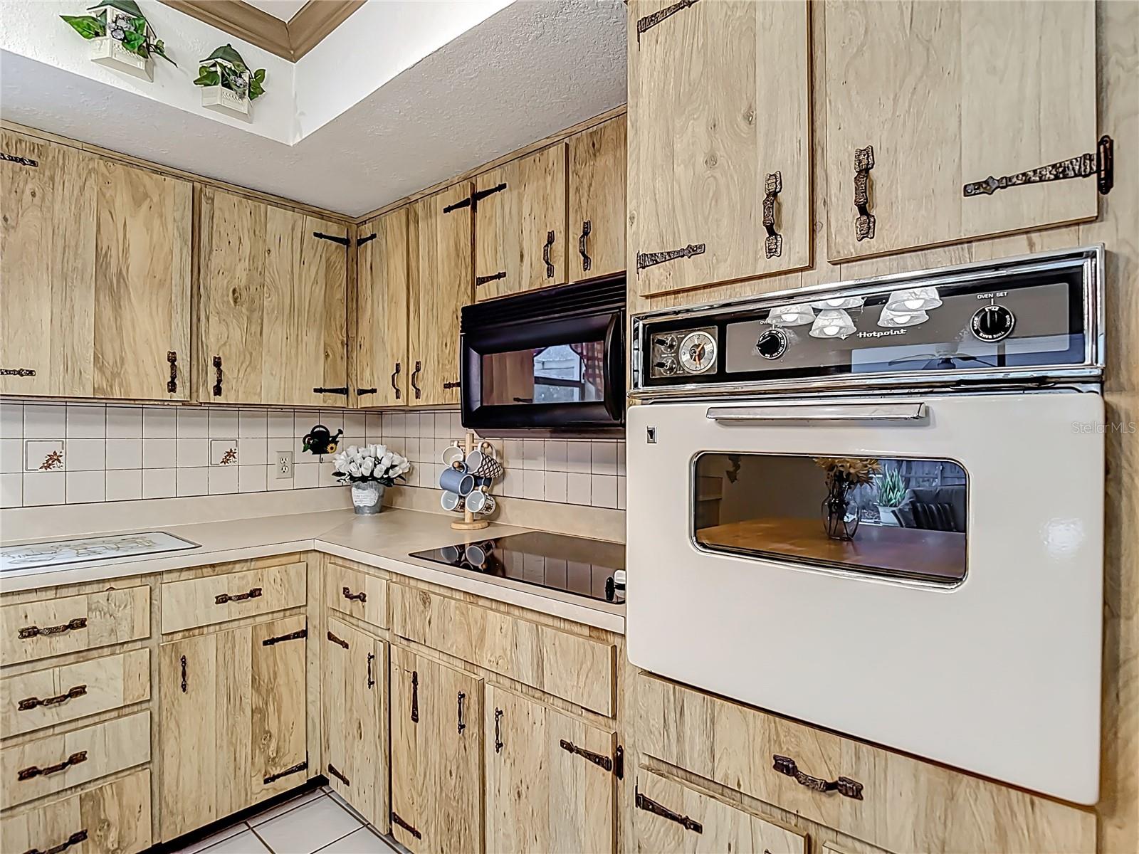 Image 13 of 32 For 12823 Linden Drive