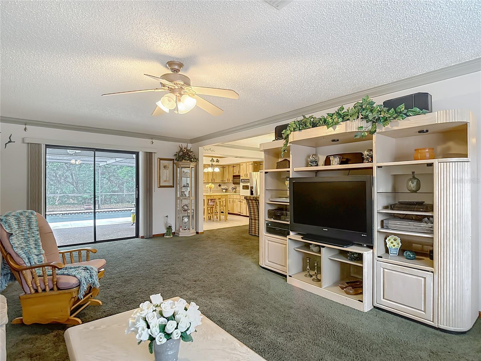 Image 6 of 32 For 12823 Linden Drive