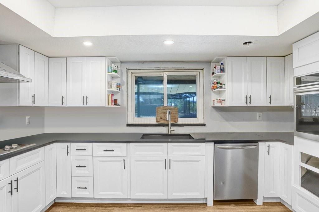 Image 11 of 43 For 17308 Tobacco Road