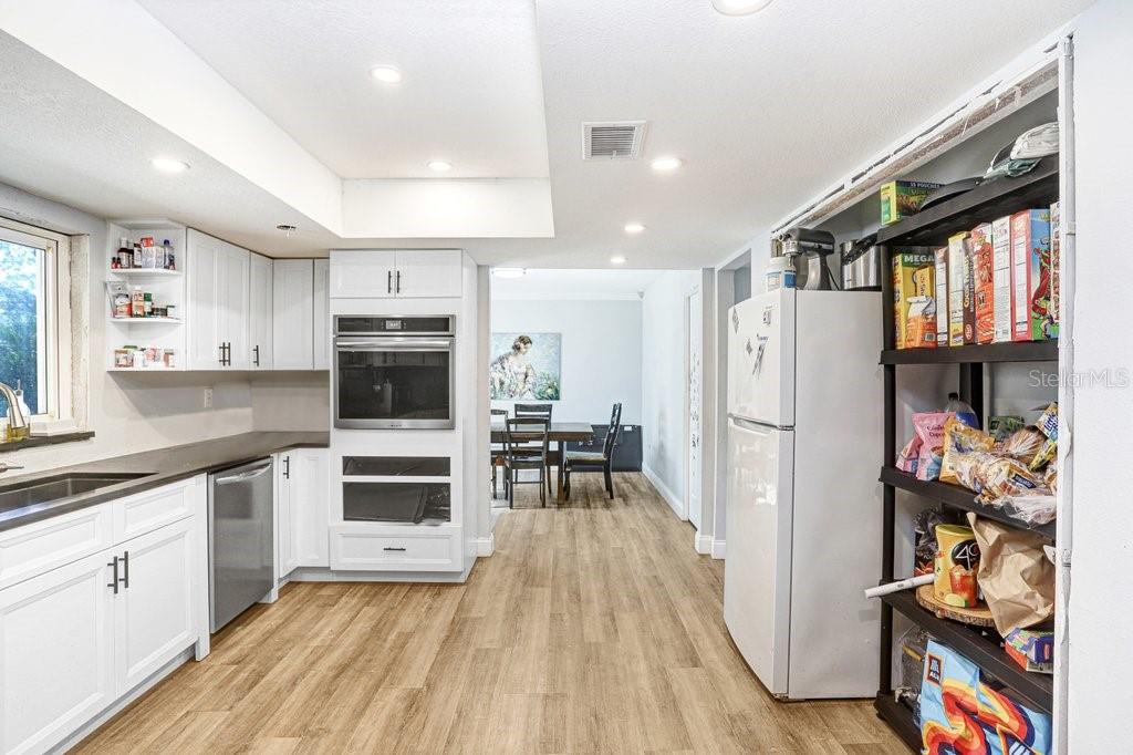 Image 12 of 43 For 17308 Tobacco Road