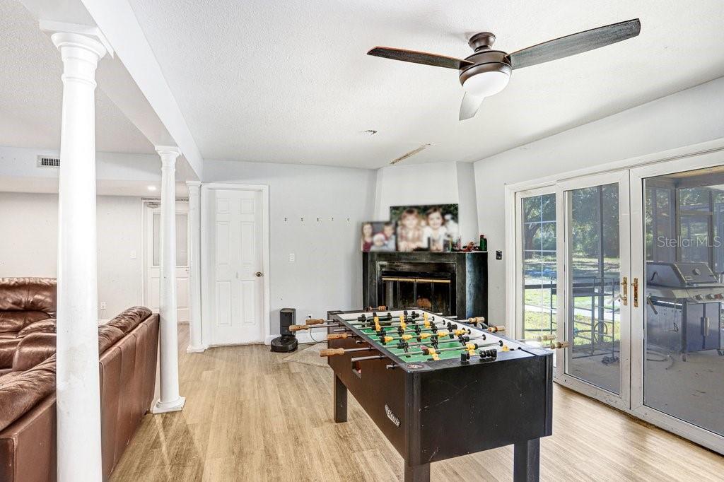 Image 9 of 43 For 17308 Tobacco Road