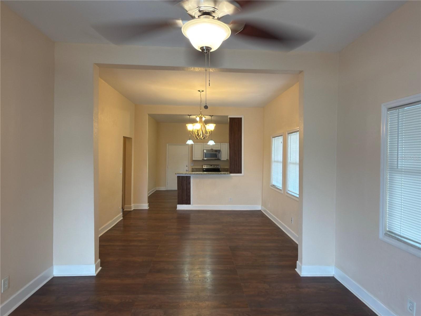 Image 4 of 20 For 2528 Saint John Street