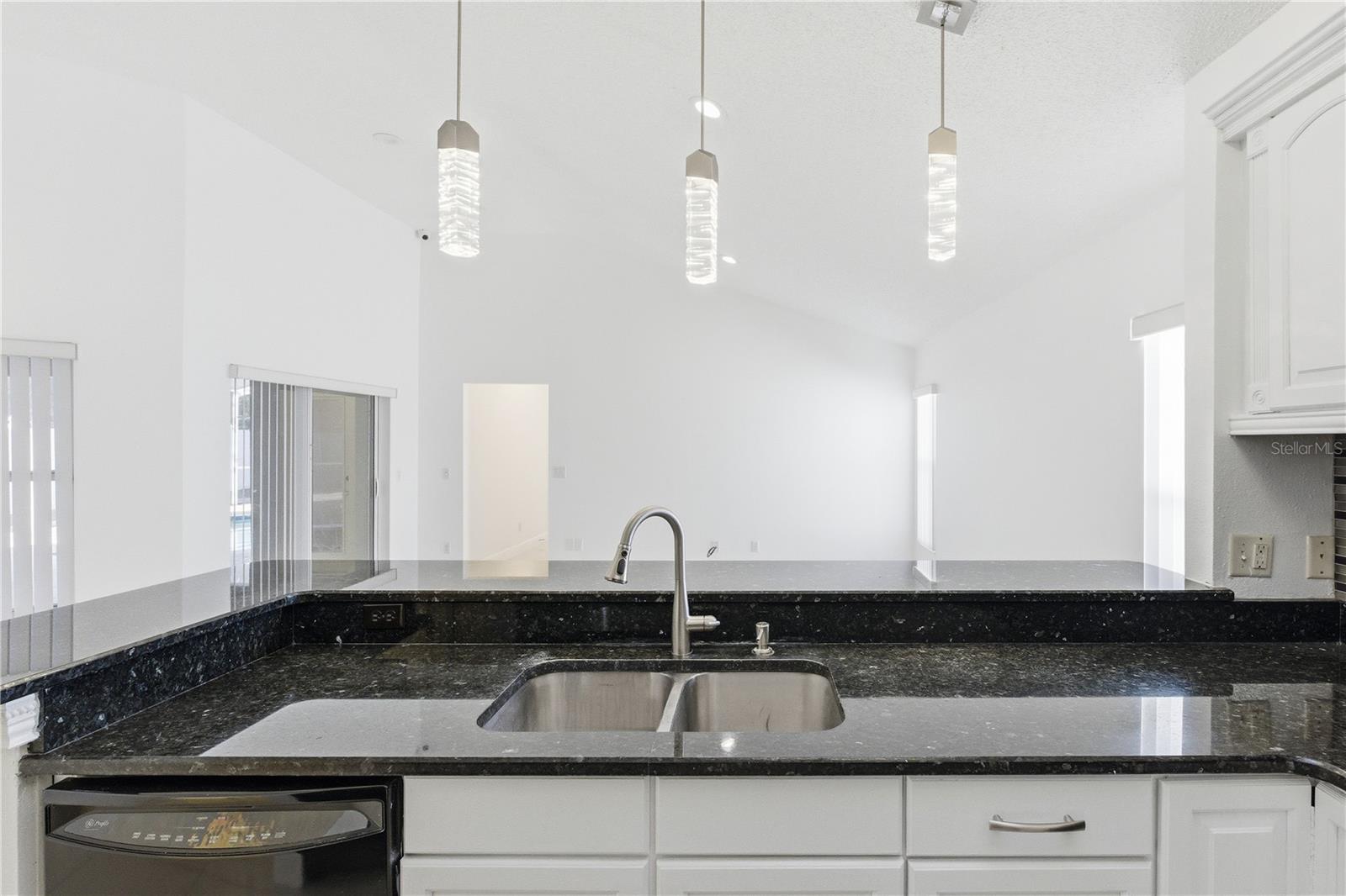 Image 16 of 67 For 13506 Fawn Ridge Boulevard