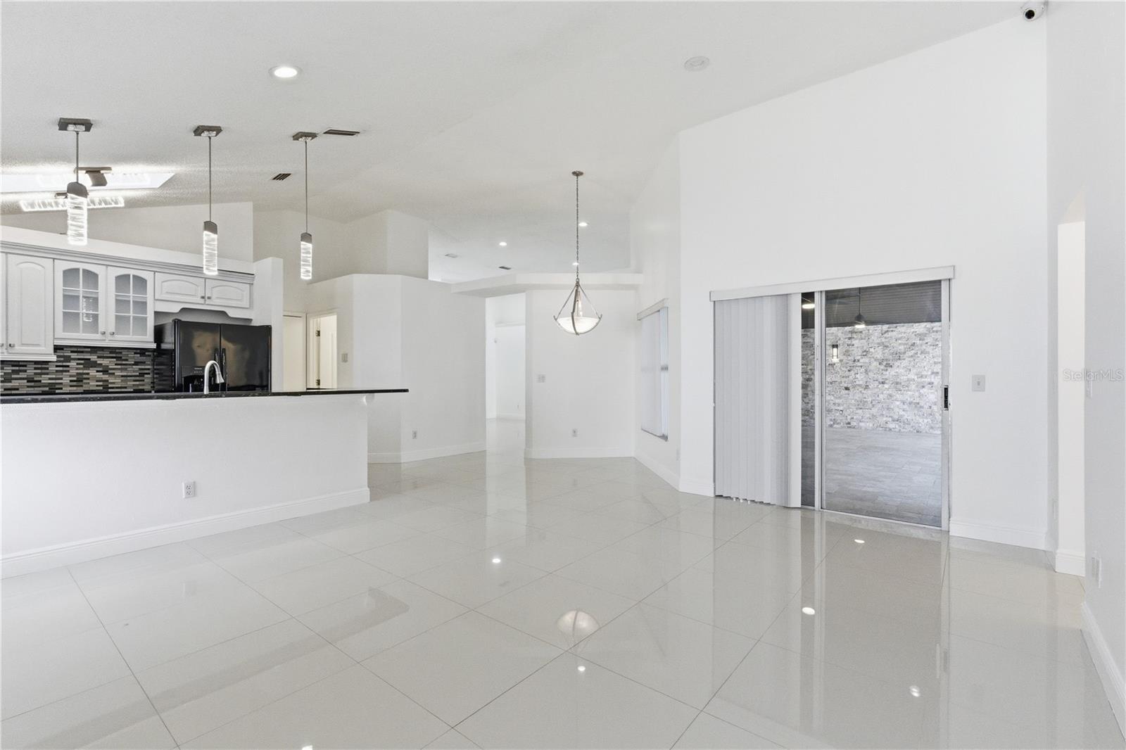 Image 17 of 67 For 13506 Fawn Ridge Boulevard