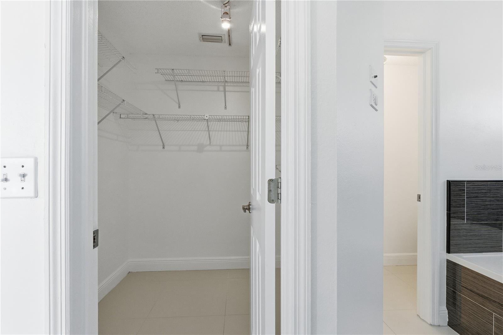 Image 28 of 67 For 13506 Fawn Ridge Boulevard