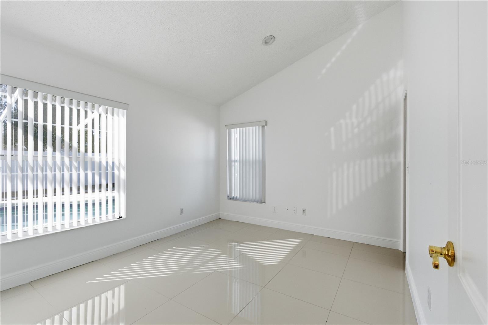 Image 36 of 67 For 13506 Fawn Ridge Boulevard