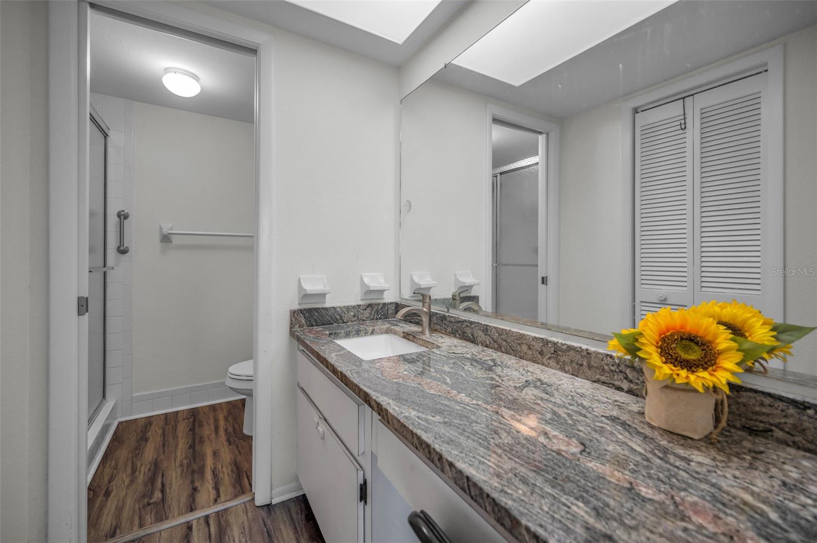 Image 15 of 34 For 103 Lakeview Place