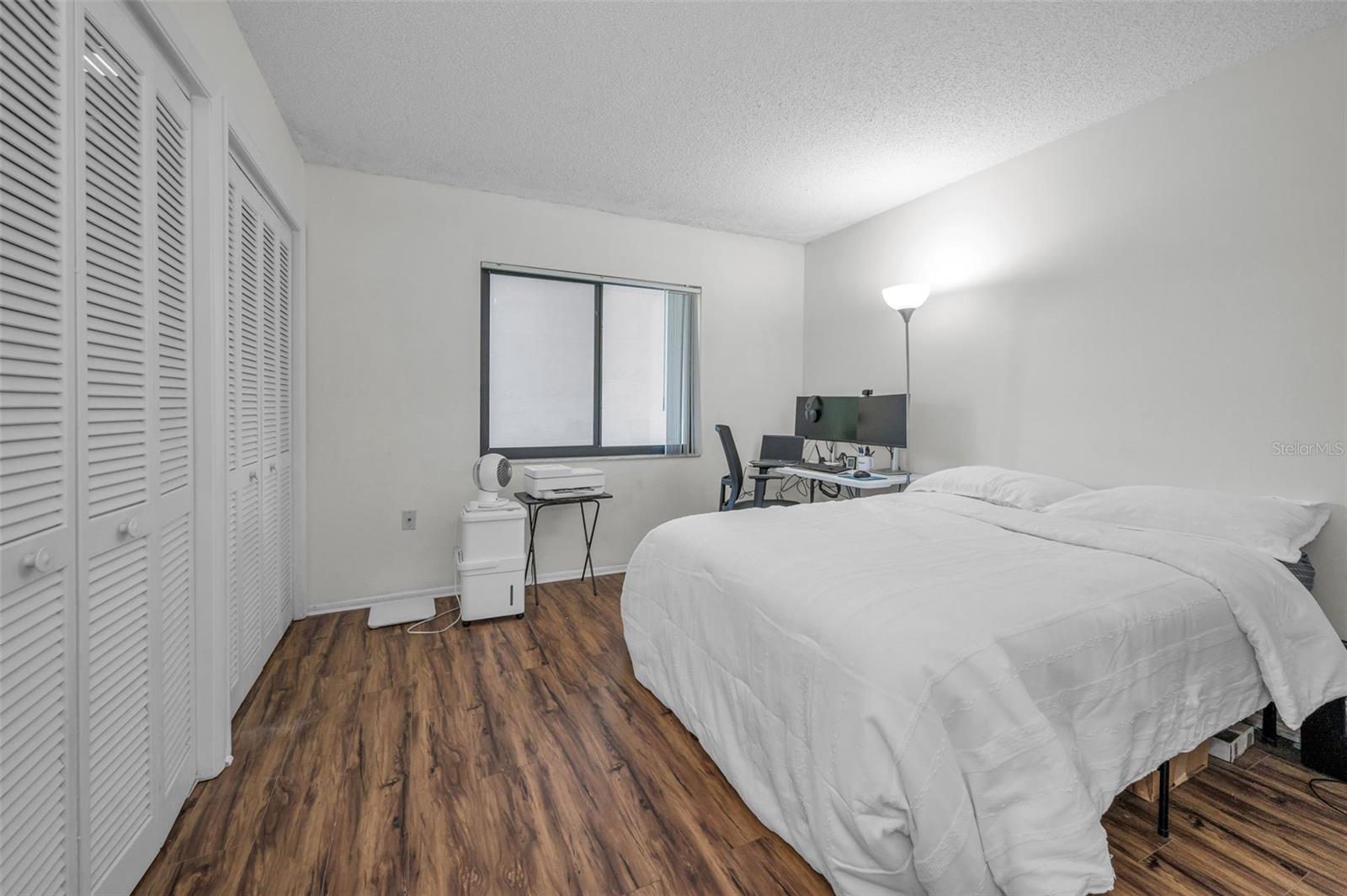 Image 17 of 34 For 103 Lakeview Place