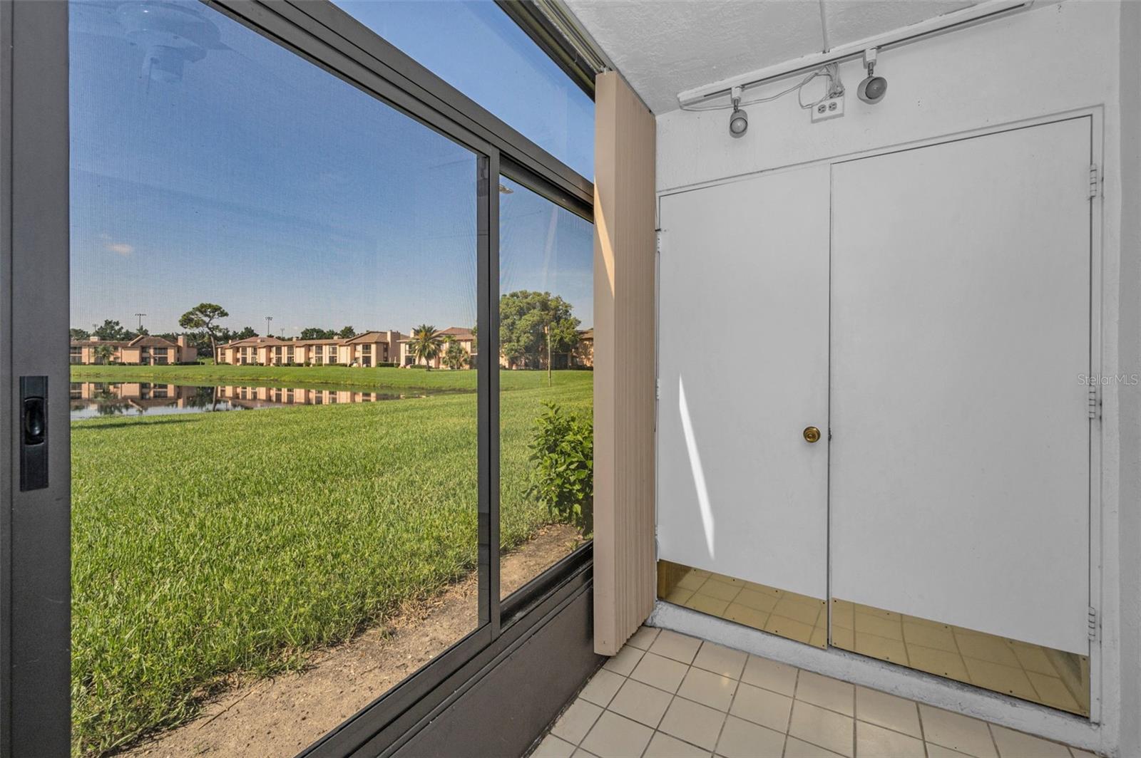 Image 22 of 34 For 103 Lakeview Place