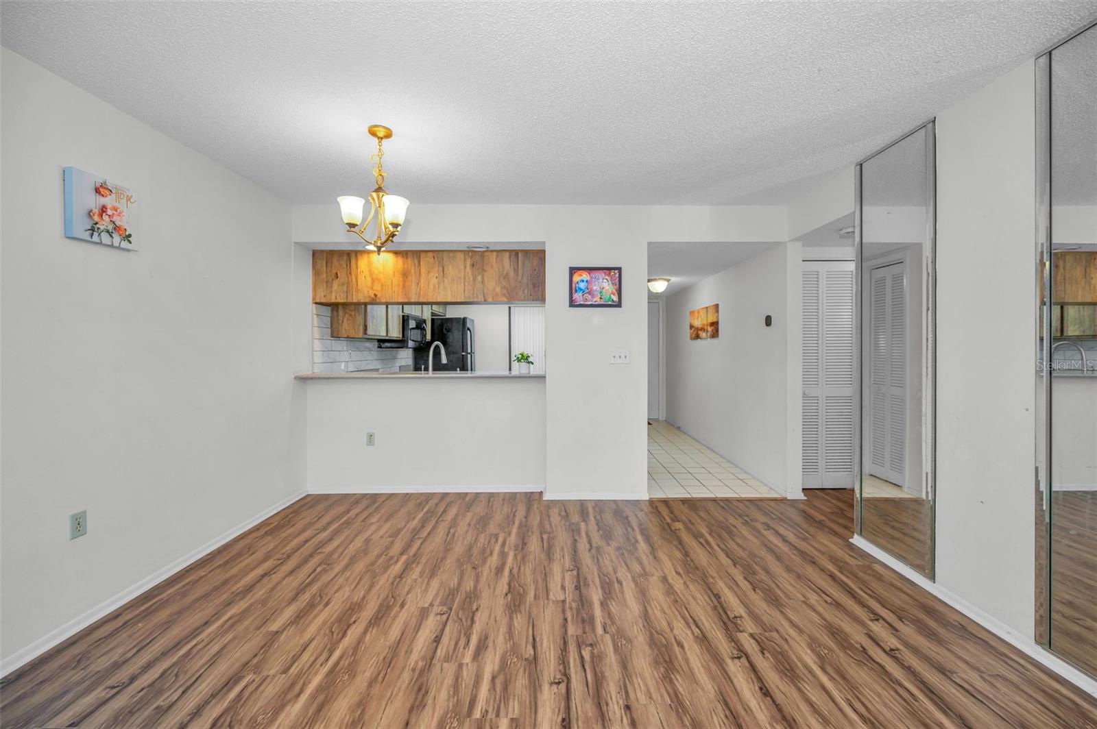 Image 3 of 34 For 103 Lakeview Place