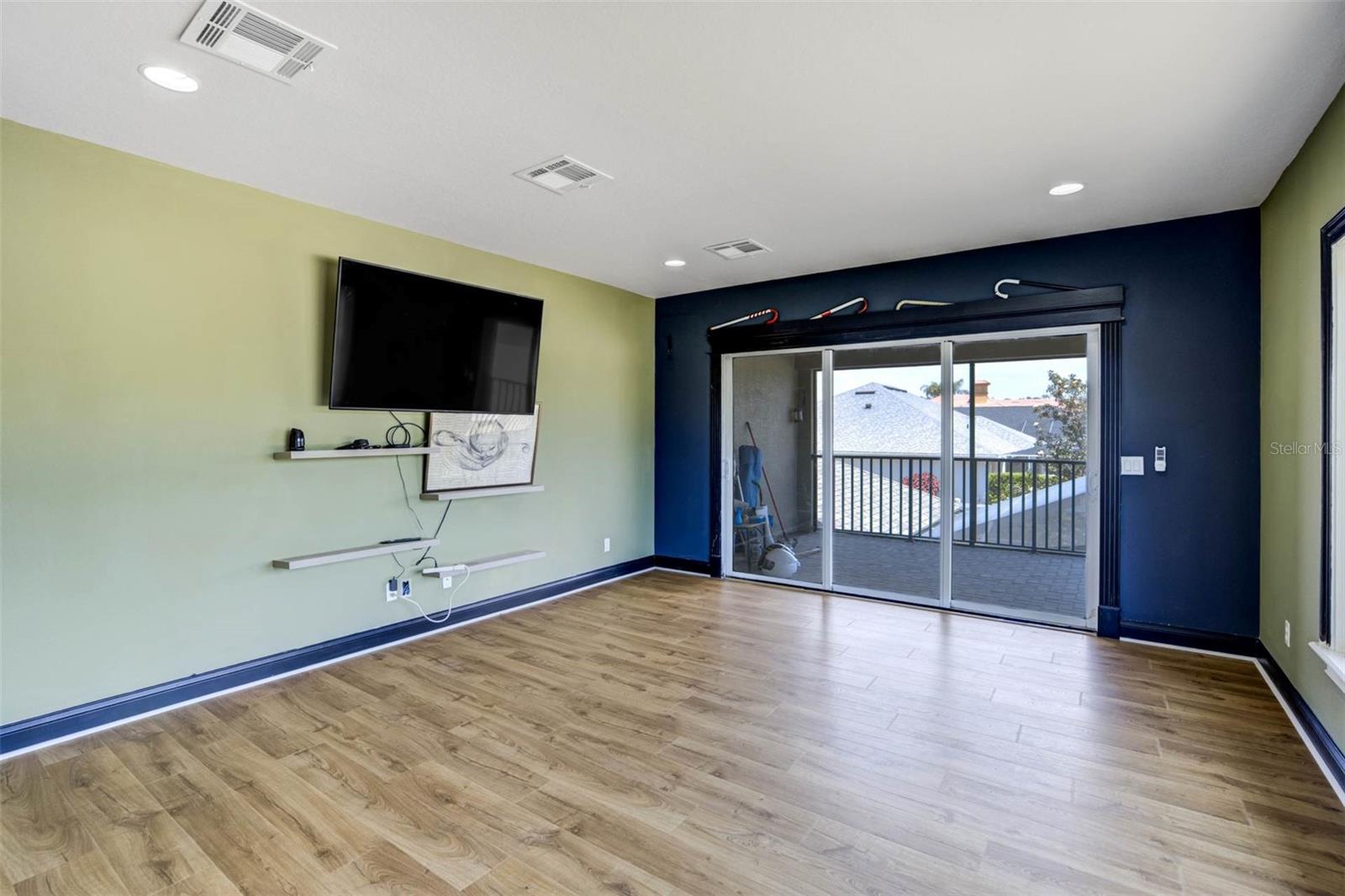 Image 11 of 22 For 655 Whisper Woods Drive