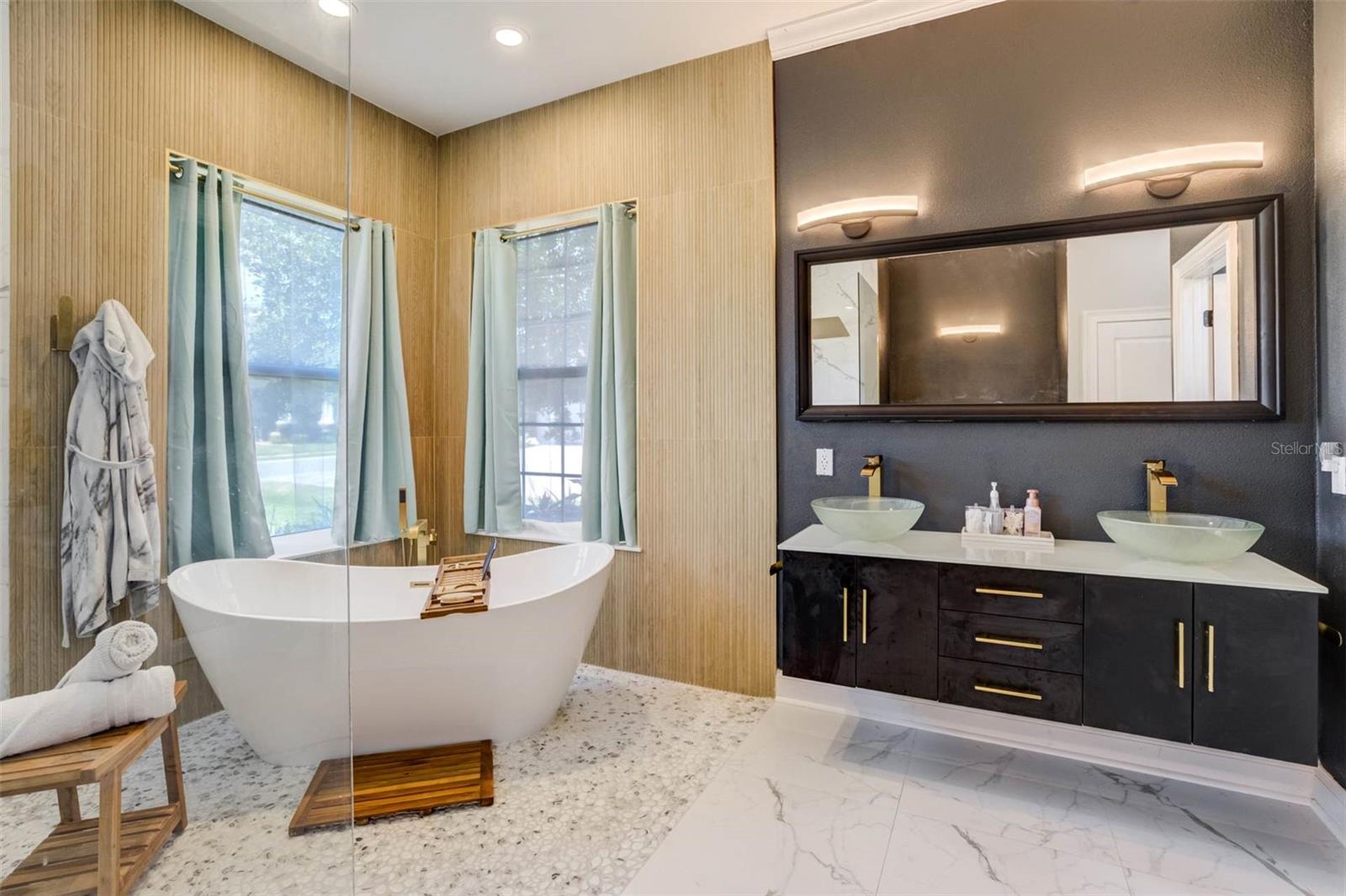 Image 15 of 22 For 655 Whisper Woods Drive