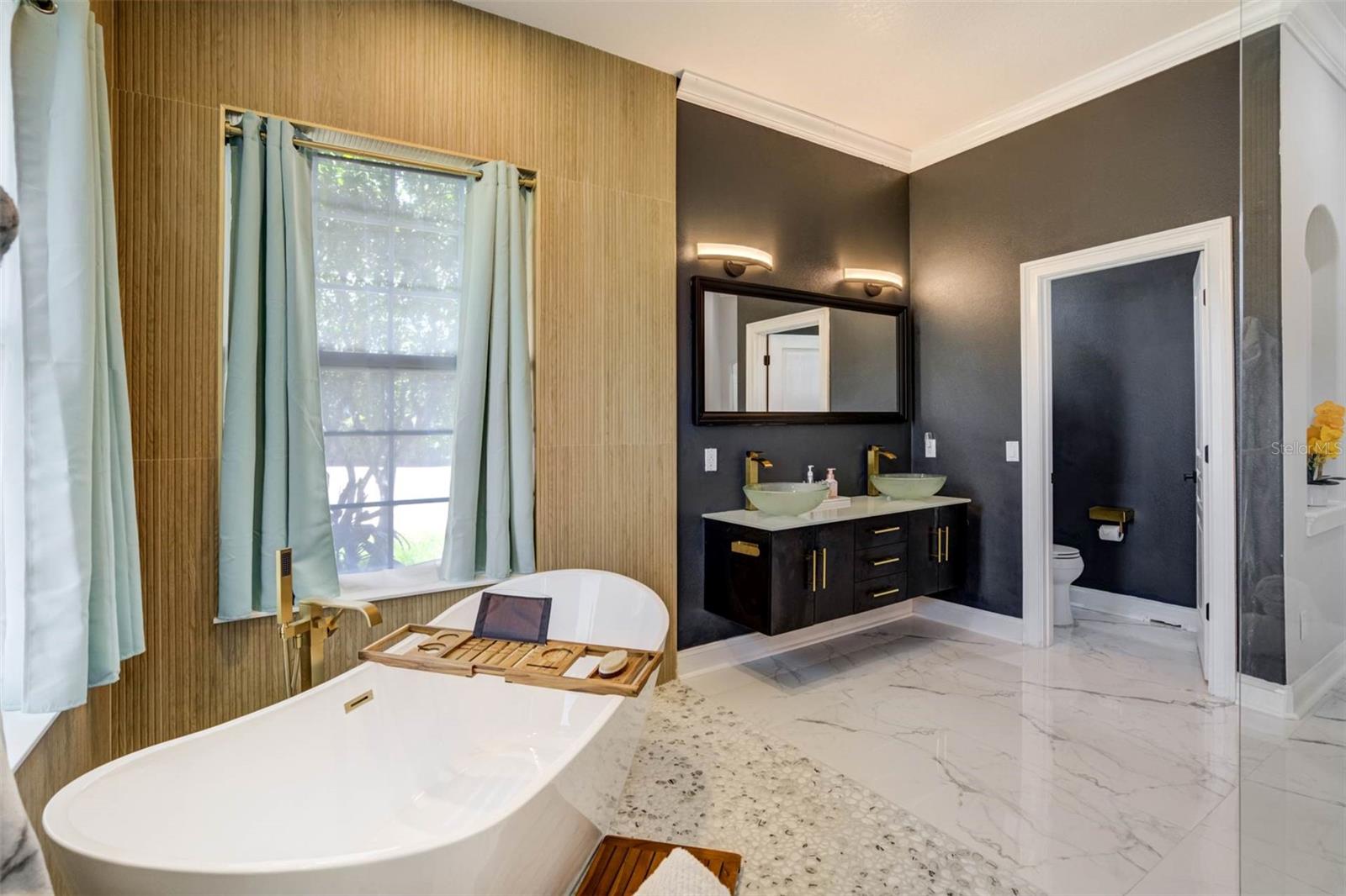 Image 17 of 22 For 655 Whisper Woods Drive