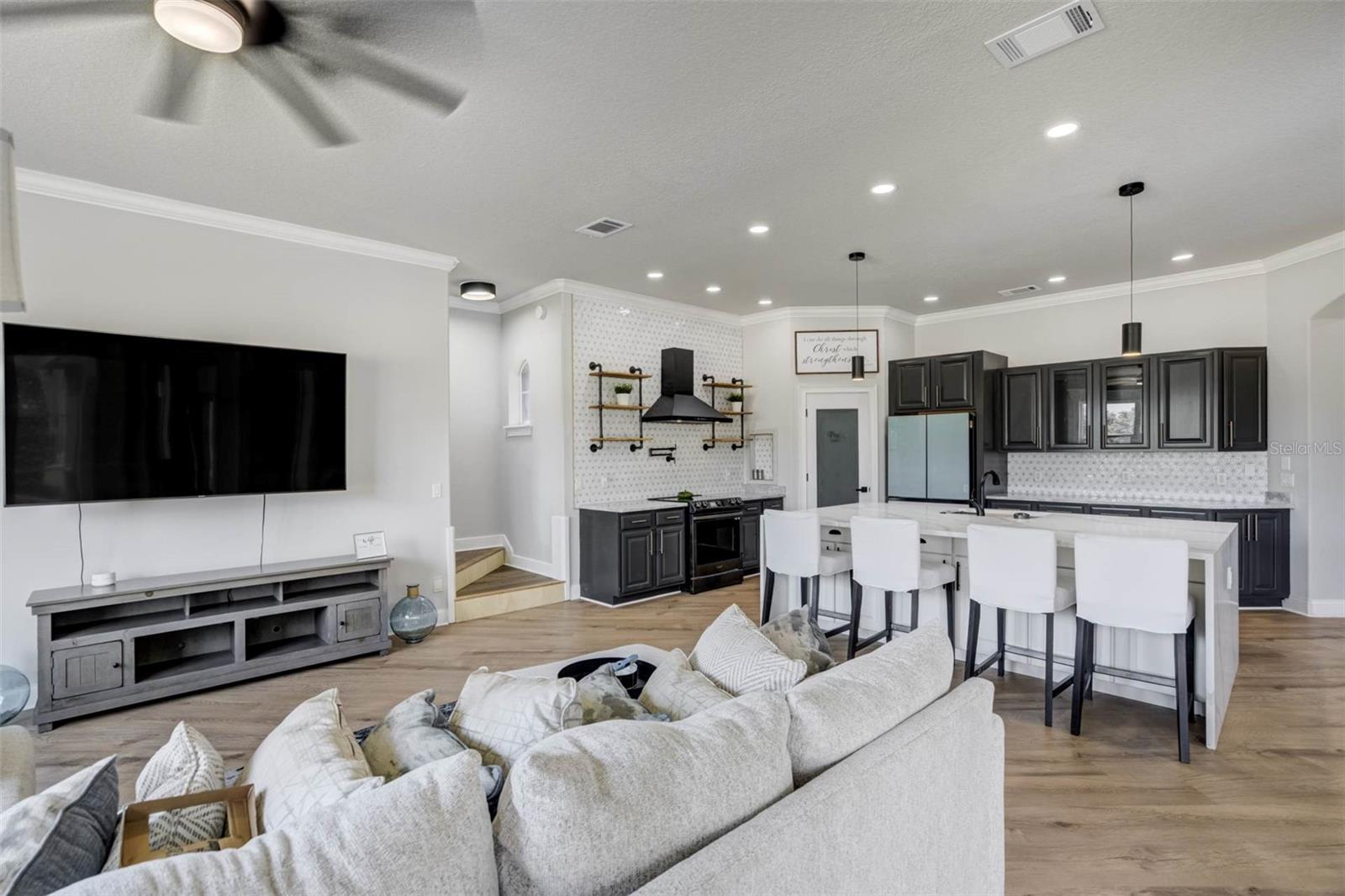 Image 7 of 22 For 655 Whisper Woods Drive