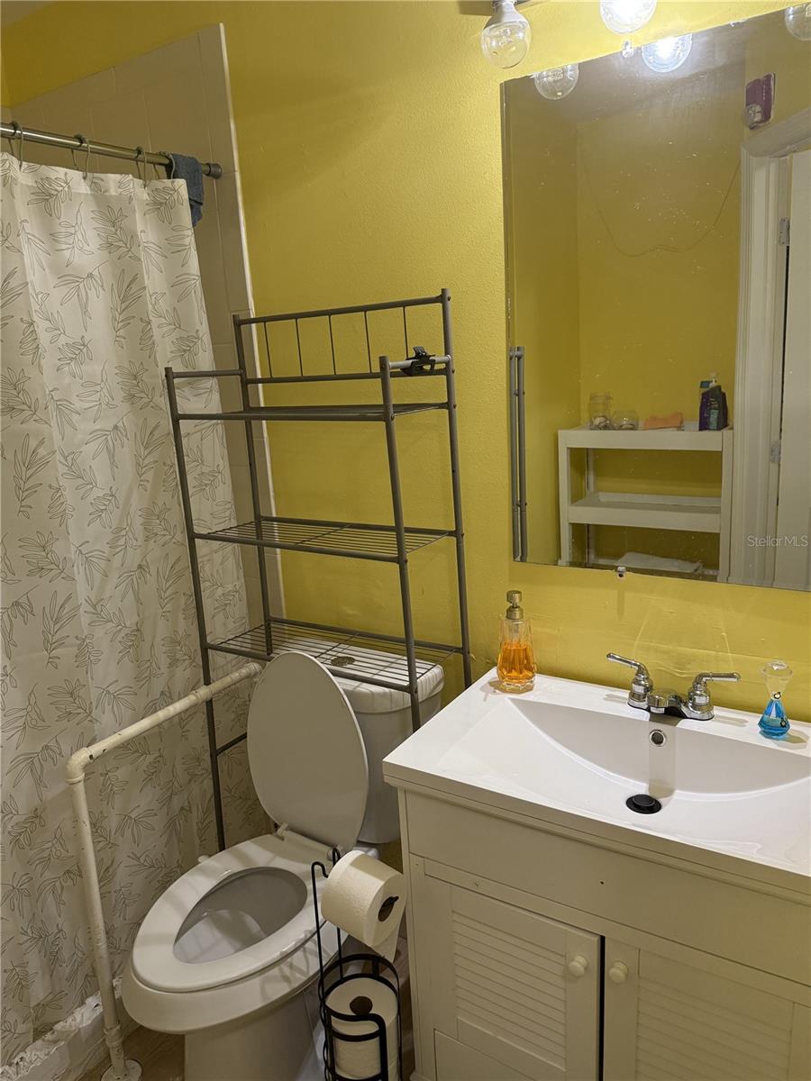 Image 16 of 22 For 322 Regal Park Drive