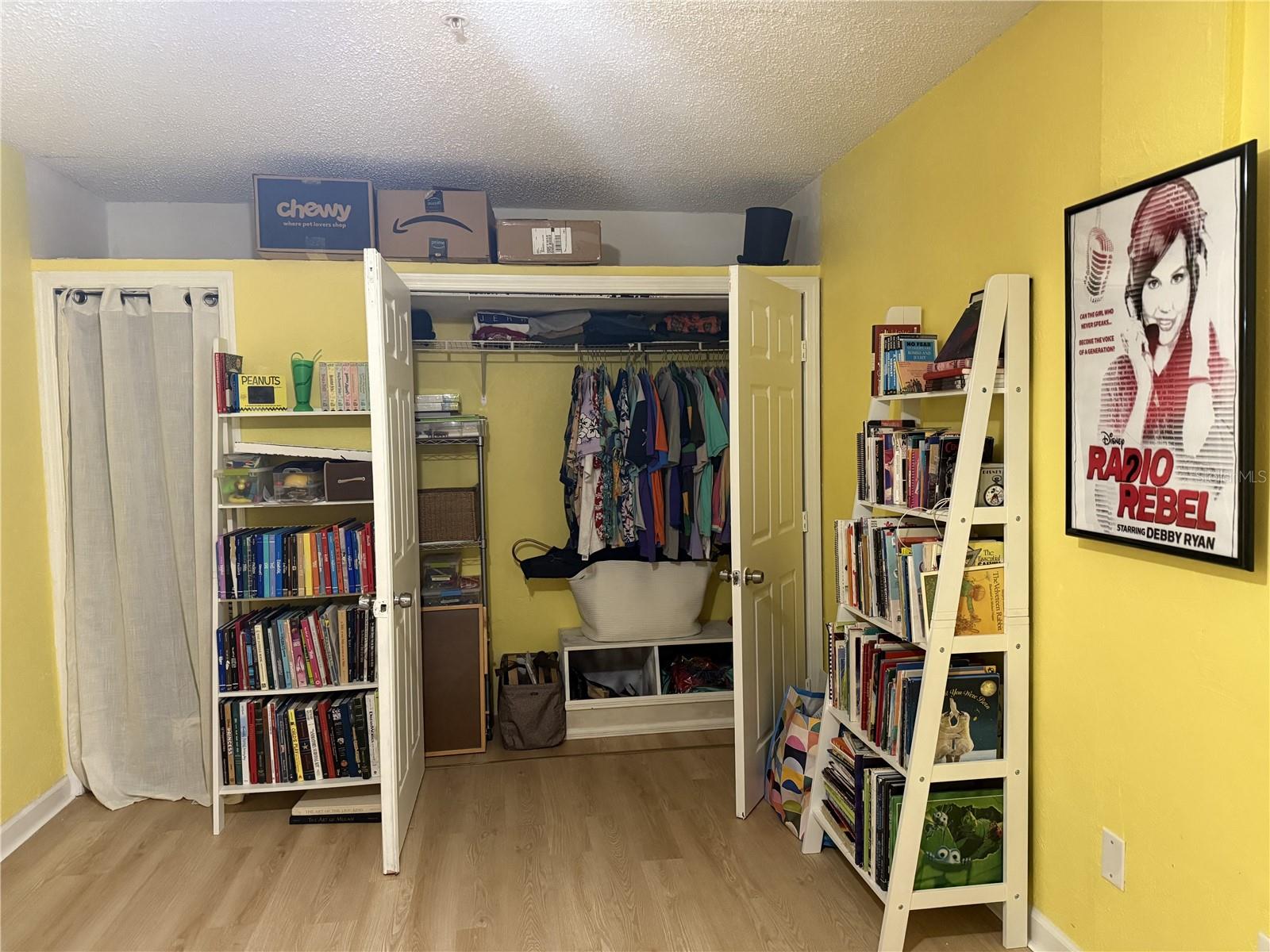 Image 21 of 22 For 322 Regal Park Drive