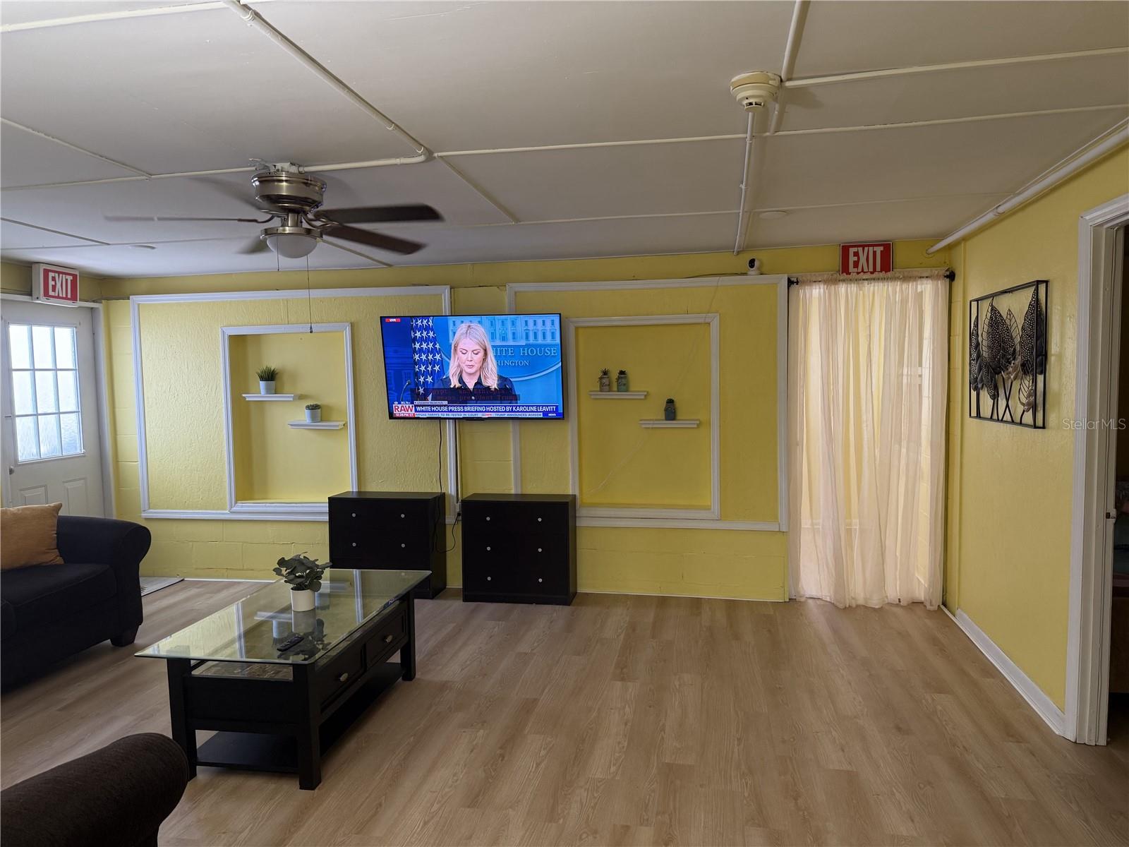 Image 8 of 22 For 322 Regal Park Drive