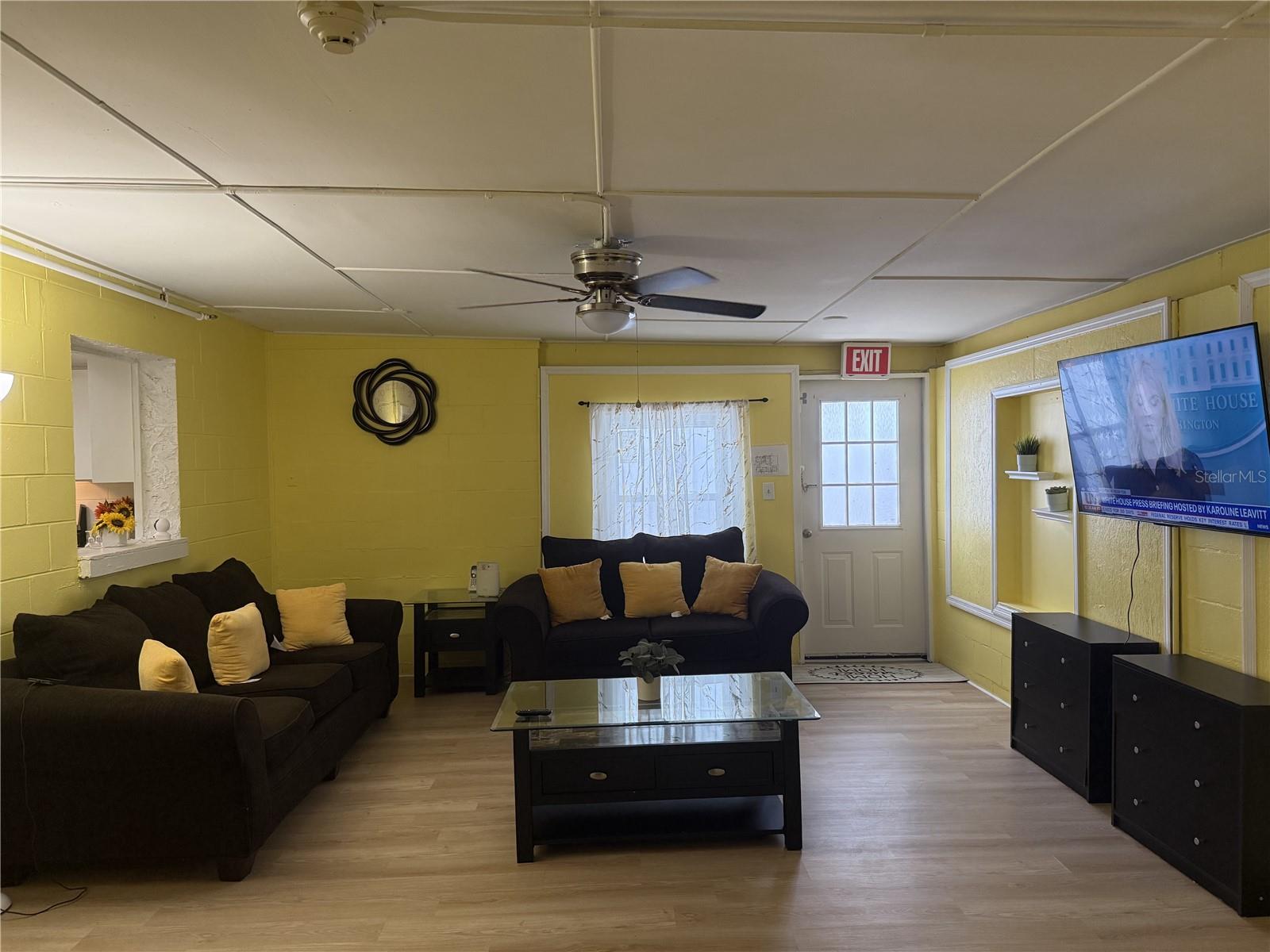 Image 9 of 22 For 322 Regal Park Drive