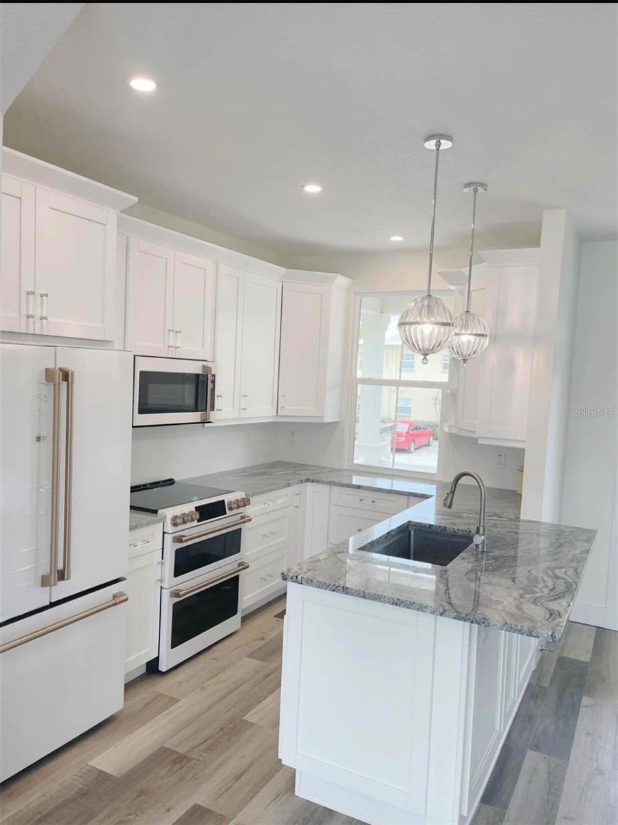 Listing photo id 1 for 1299 5th Street S