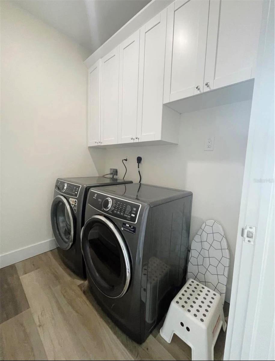 Listing photo id 6 for 1299 5th Street S