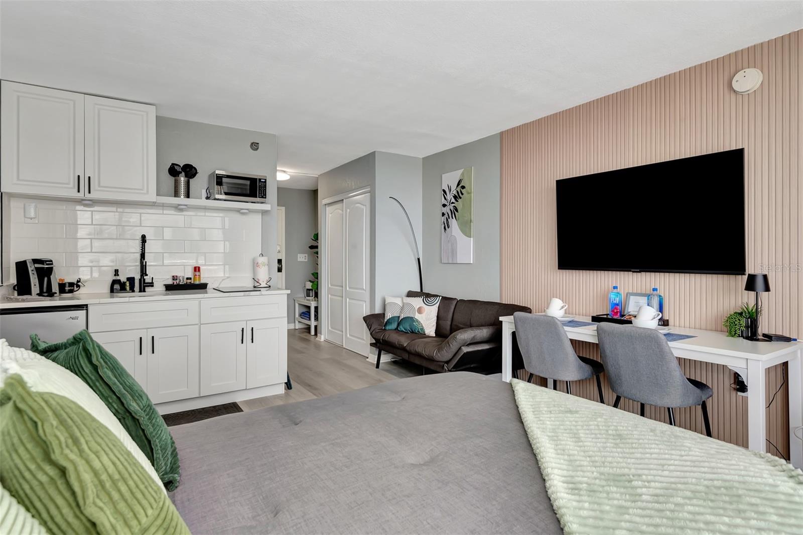 Image 8 of 40 For 2043 Atlantic Avenue 505