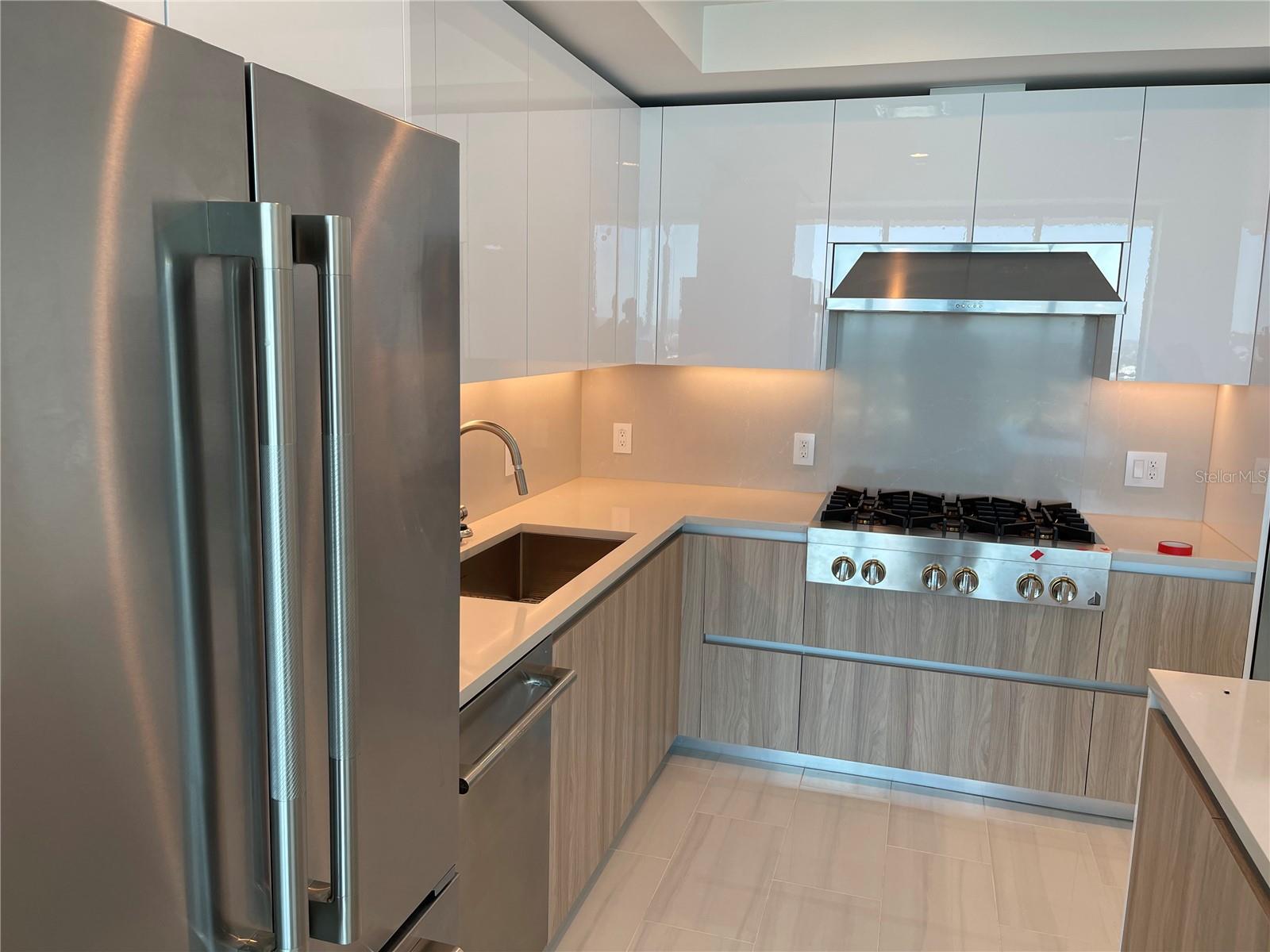 Image 12 of 25 For 400 Central Ave 2708