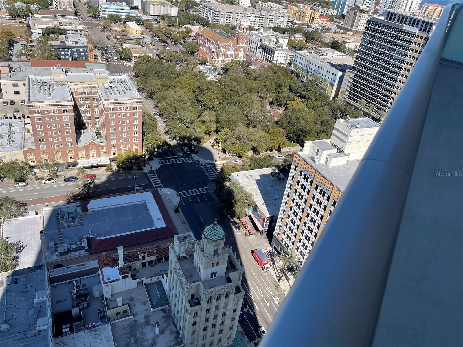 Image 14 of 25 For 400 Central Ave 2708