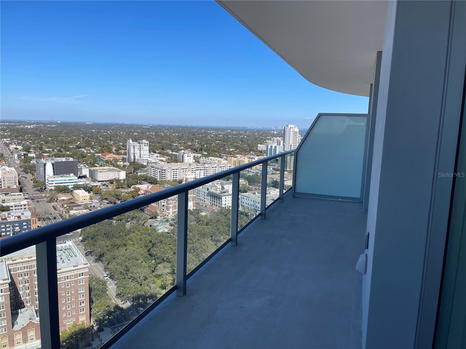 Image 17 of 25 For 400 Central Ave 2708