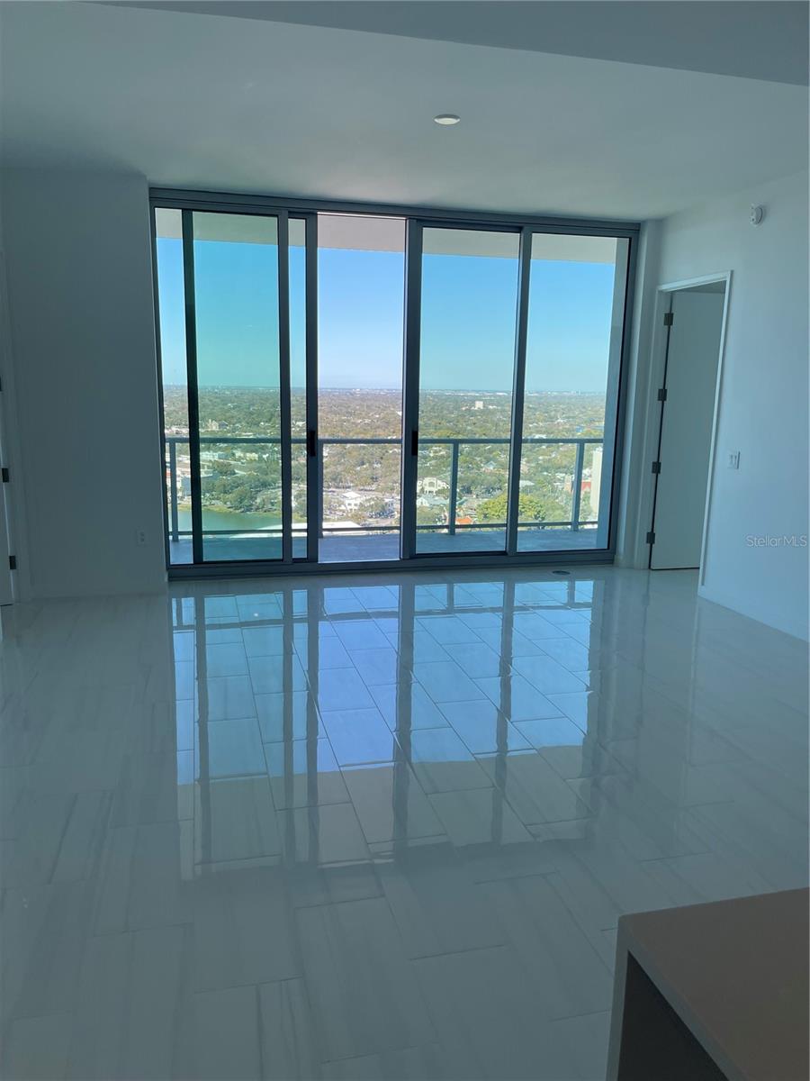 Image 3 of 25 For 400 Central Ave 2708