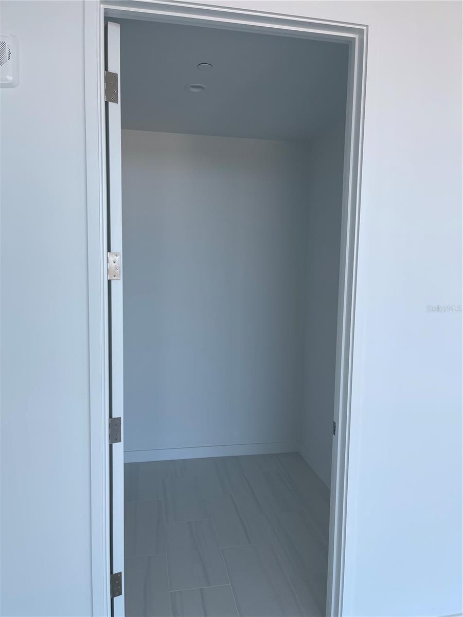 Image 9 of 25 For 400 Central Ave 2708