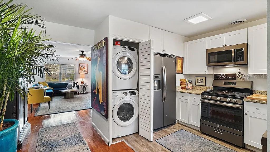 Image 13 of 30 For 109 12th Avenue N