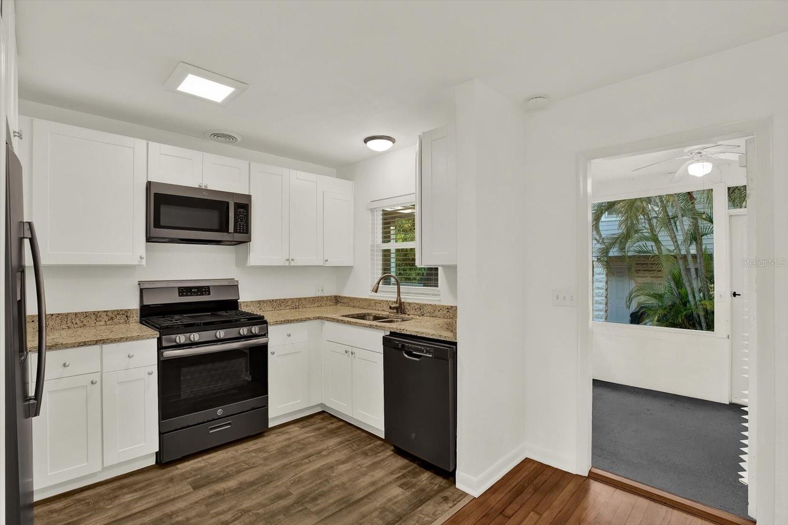 Image 18 of 30 For 109 12th Avenue N