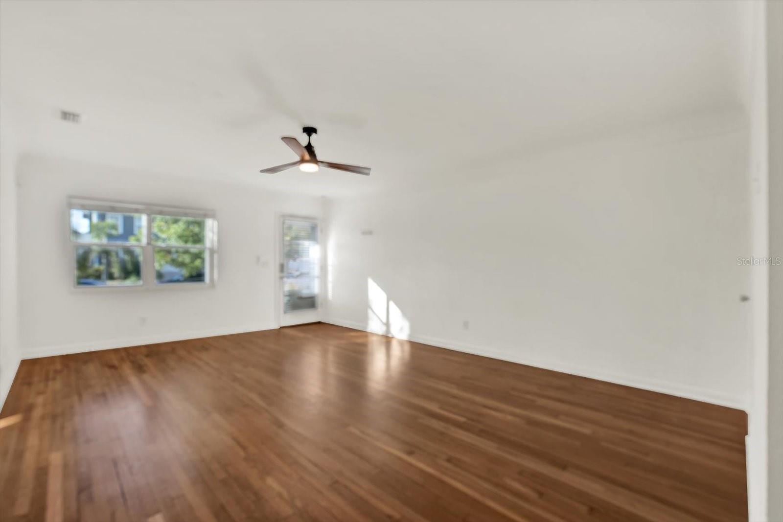 Image 7 of 30 For 109 12th Avenue N