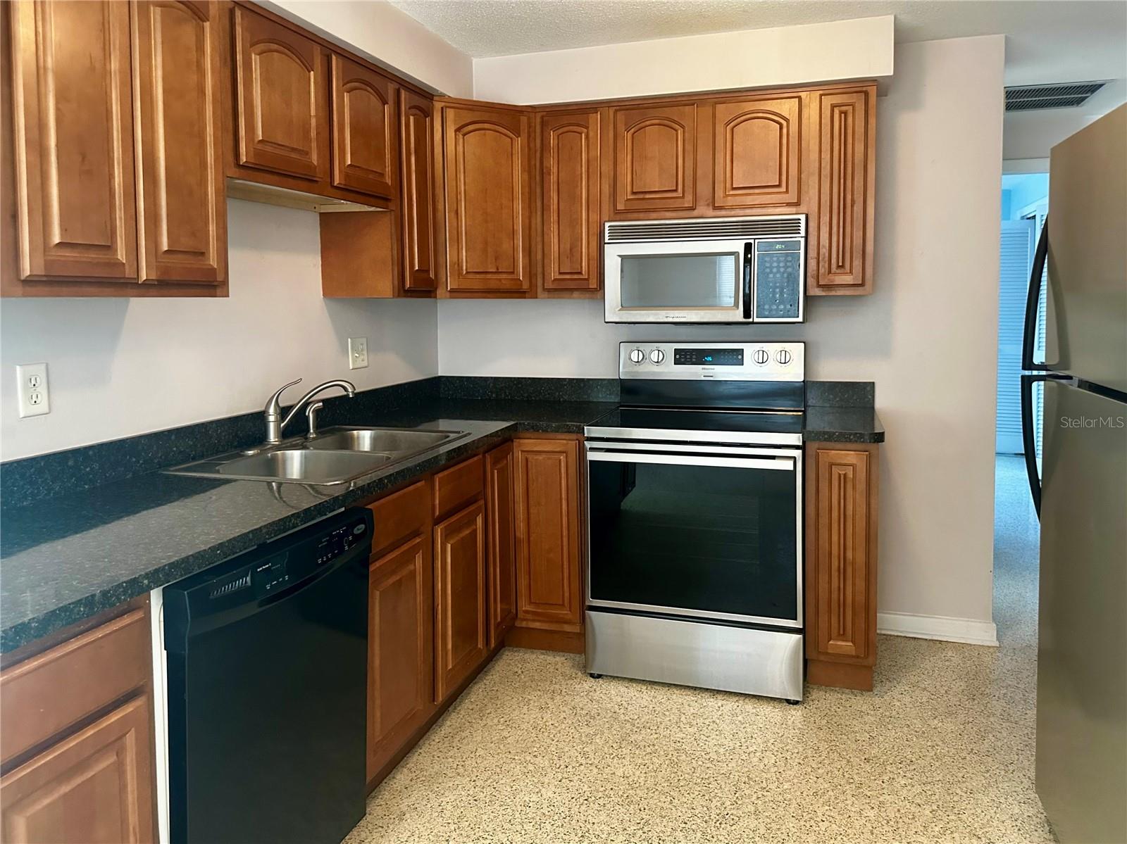 Image 7 of 11 For 2054 Broadway