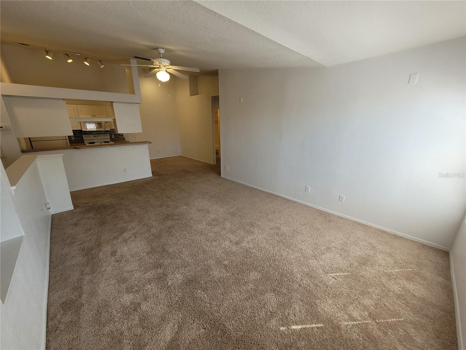 Image 8 of 35 For 5934 Brickleberry Lane 204