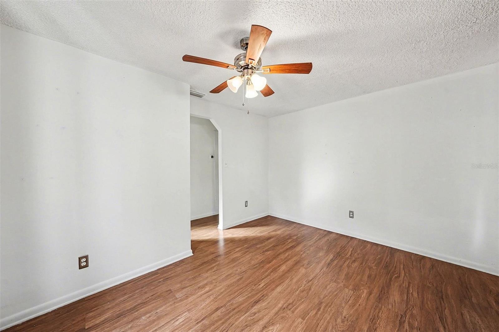 Image 5 of 16 For 816 Minnehaha Street A