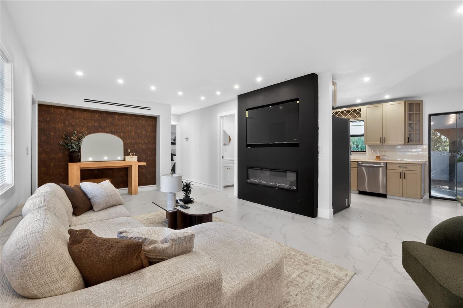 Image 3 of 35 For 320 Pheasant Circle