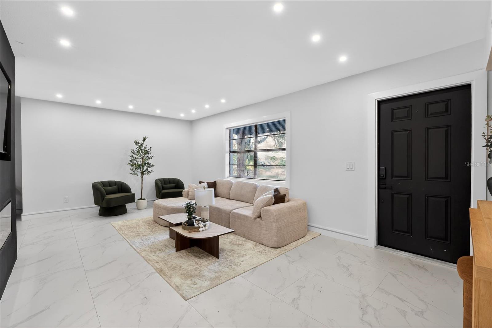 Image 5 of 35 For 320 Pheasant Circle