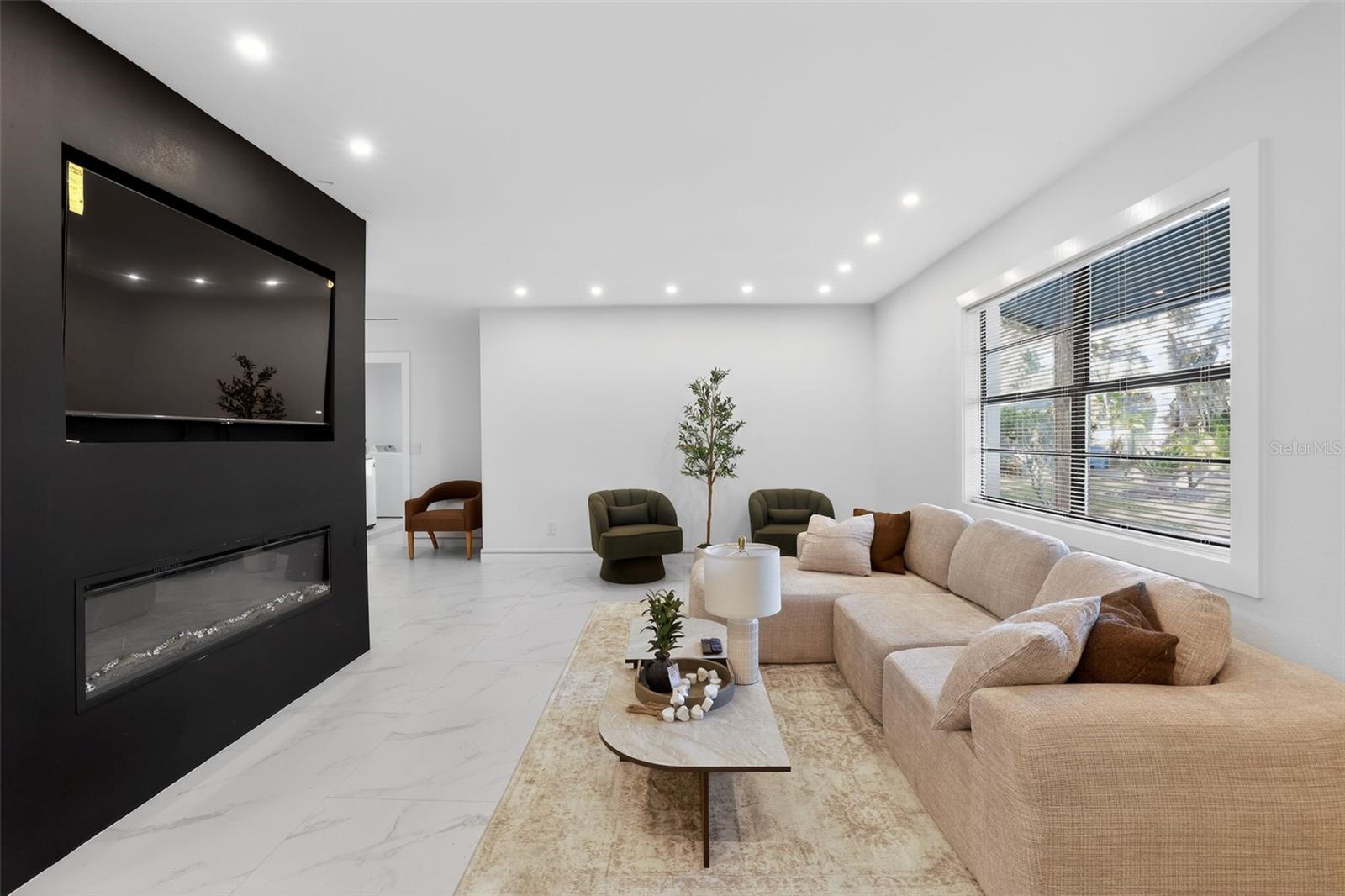 Image 7 of 35 For 320 Pheasant Circle